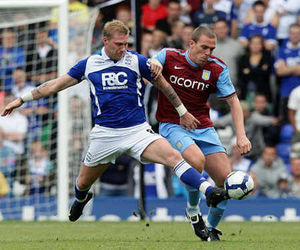 Villa defender Richard Dunne has challenged the team to make it seven straight victories at Blackburn and be part of the Champions League-chasing breakaway pack.