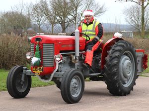 Supporting image for story: 10 amazing Shropshire tractor run photos as event raises thousands for charity