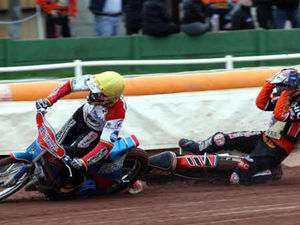 Supporting image for story: Wolves v Swindon - pictures