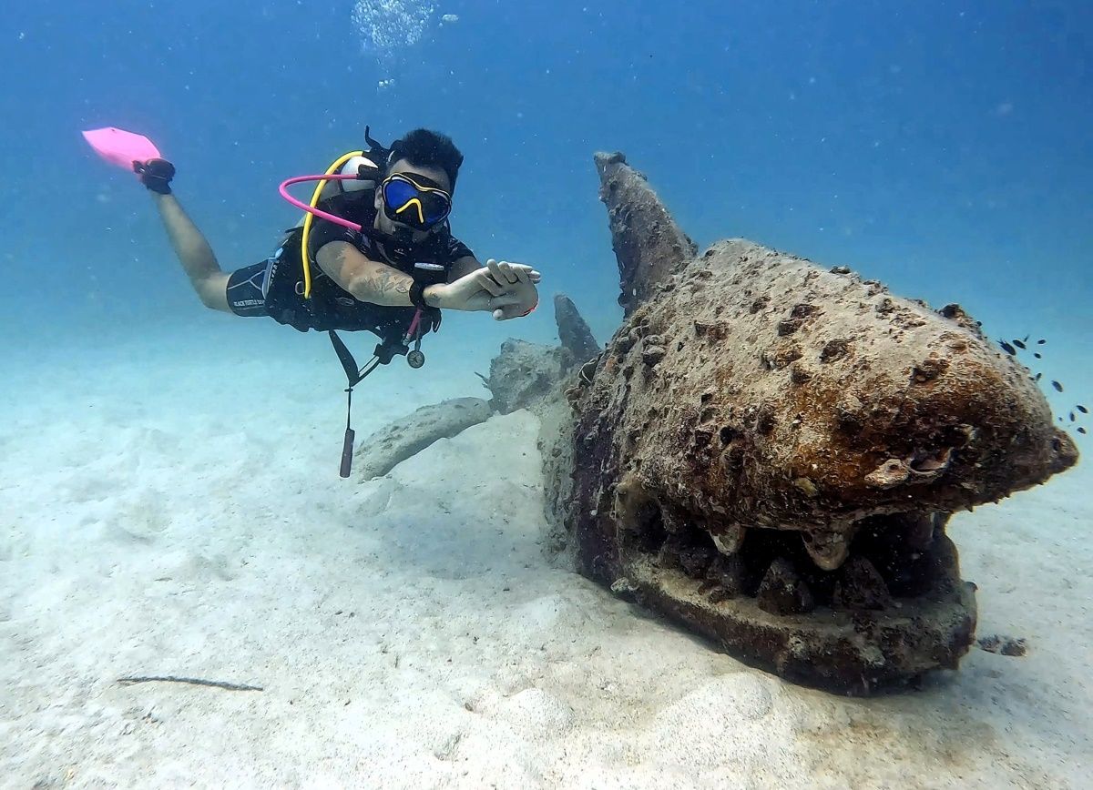 From kitchen to coral reefs: Former chef set for PhD in Thailand