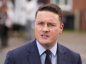 Supporting image for story: Fact check: There are 6.29 million people on the NHS waiting list in England