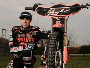 Supporting image for story: Wolverhampton Wolves class tells in derby duel