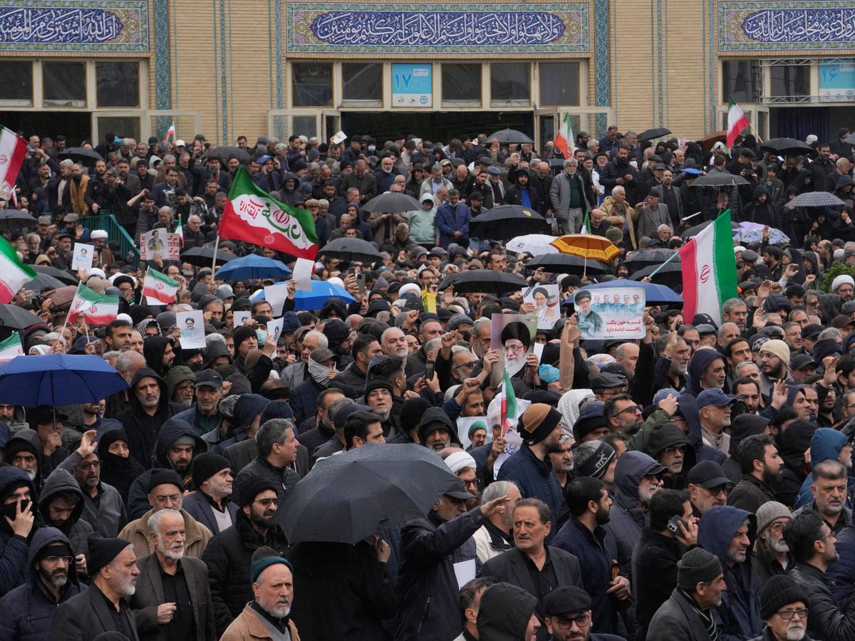 Iran threatens world tourism sites and says it is still building missiles