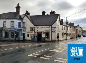 Supporting image for story: The 230-year-old pub run by a local who grew up nearby and wins praise for its quality food