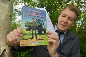 Dr Tadzio Jadlowski, with his new book - Jonni Greenbelt and The Magic of Fields