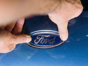 Supporting image for story: Ford suspends European production ‘for a number of weeks’