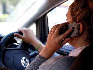 Supporting image for story: Police should destroy phones of distracted drivers, say motorists