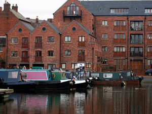 Supporting image for story: Tragedy Stourport canal lacked life-saving equipment