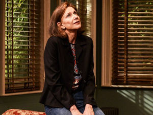 Supporting image for story: Belinda Lang and Jonathan Coy in Duet for One at Wolverhampton’s Grand Theatre 