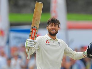 Supporting image for story: Warwickshire are under pressure after Ben Foakes century