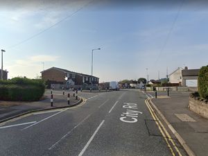 Supporting image for story: Woman threatened with claw-hammer in terrifying Tividale car-jacking 