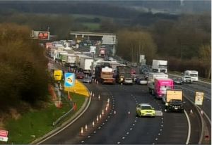 Traffic on the M6 after the motorway was closed between Junctions 14 and 15. Photo: National Highways