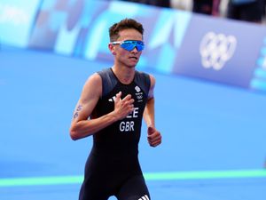 Supporting image for story: Alex Yee finds stunning finish to overhaul Hayden Wilde and claim triathlon gold