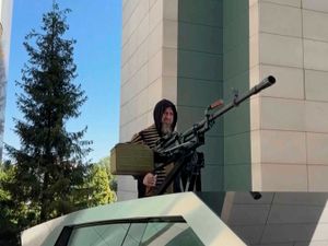 Supporting image for story: Chechen warlord, seen in machine-gun mounted Cybertruck, invites Musk to Russia