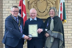 David Vaughan with his silverkite award