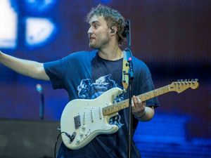 Supporting image for story: Heavy rain marks Sam Fender’s closing set on second day of Trnsmt
