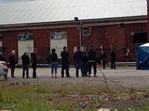 Supporting image for story: Two thieves die at factory