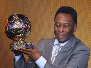 Supporting image for story: Pele lands ahead of his show in Cannock