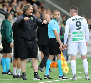 Craig Harrison gives out orders Picture by Phil Blagg Photography.
PB123-2023