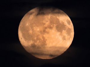 Supporting image for story: Could this newly discovered moon chasm be home to mankind’s first lunar colony?