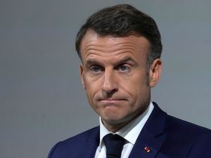 Supporting image for story: Macron urges moderate politicians to regroup to defeat far right in elections