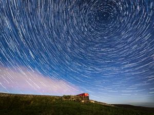 Supporting image for story: Get ready for a perfect Perseid meteor show