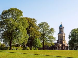 Supporting image for story: Firefighters called to fire in the open at The Quarry in Shrewsbury