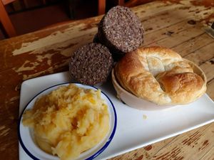 Supporting image for story: Bostin' Burns Night celebrated by Tipton pie business