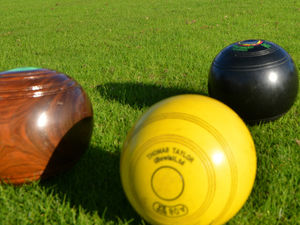 Supporting image for story: Wraight leads local charge as Smith targets title