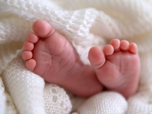 Supporting image for story: Up to 85,000 women may have had postnatal depression last year, analysis finds