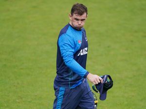 Supporting image for story: Tom Latham century leads Warwickshire into quarter-finals