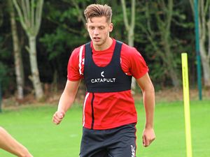 Supporting image for story: West Brom boss Darren Moore runs the rule over Jack Fitzwater in Dubai