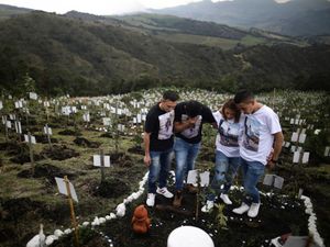 Supporting image for story: Covid-19 death toll tops five million in less than two years