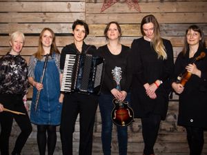 Supporting image for story: Folk band Shee put Shrewsbury on their UK tour