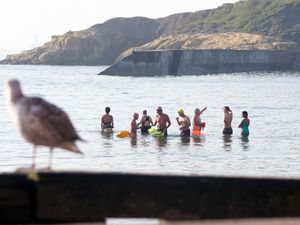 Supporting image for story: Amber health warnings in place as heatwave temperatures set to hit 34C