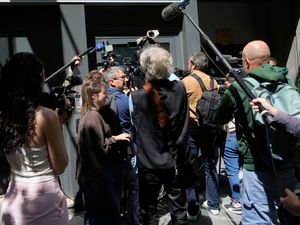 Supporting image for story: Police raid office of National Rally party as part of anti-corruption probe