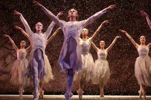 Supporting image for story: BRB's The Nutcracker thills at Hippodrome