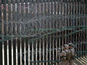 Supporting image for story: Trump administration halts legal aid for migrant children