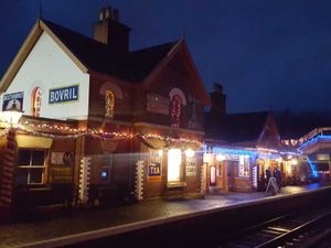 Supporting image for story: Travel in vintage style to Bewdley’s Christmas lights switch-on