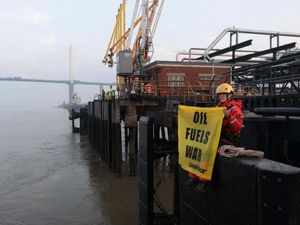 Supporting image for story: Greenpeace blocks arrival of tanker carrying Russian diesel to UK fuel terminal