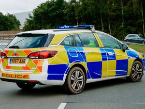 Supporting image for story: Police crackdown on drivers using mobile phones