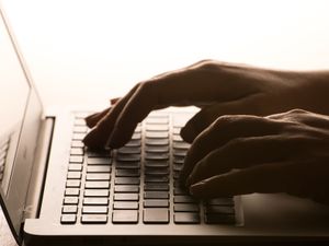 Supporting image for story: The reason for the internet outage today as AWS explains why Snapchat, Roblox, Duolingo, Xbox and more went down