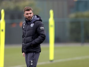 Supporting image for story: Oxford v West Brom: Caretaker James Morrison has a chance - now he must show he can inspire