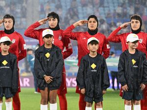 Supporting image for story: Brisbane Roar offer Iran’s women’s footballers ‘place to train, play and belong’