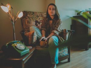 Supporting image for story: Wolverhampton unsigned singer-songwriter Bryony WIlliams releases new single