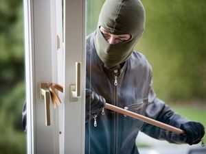 Supporting image for story: Figures reveal huge drop in burglaries during Covid lockdown