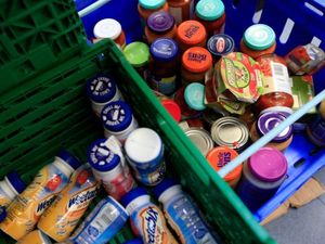 Supporting image for story: Hundreds of families using Shrewsbury food bank include children, report finds