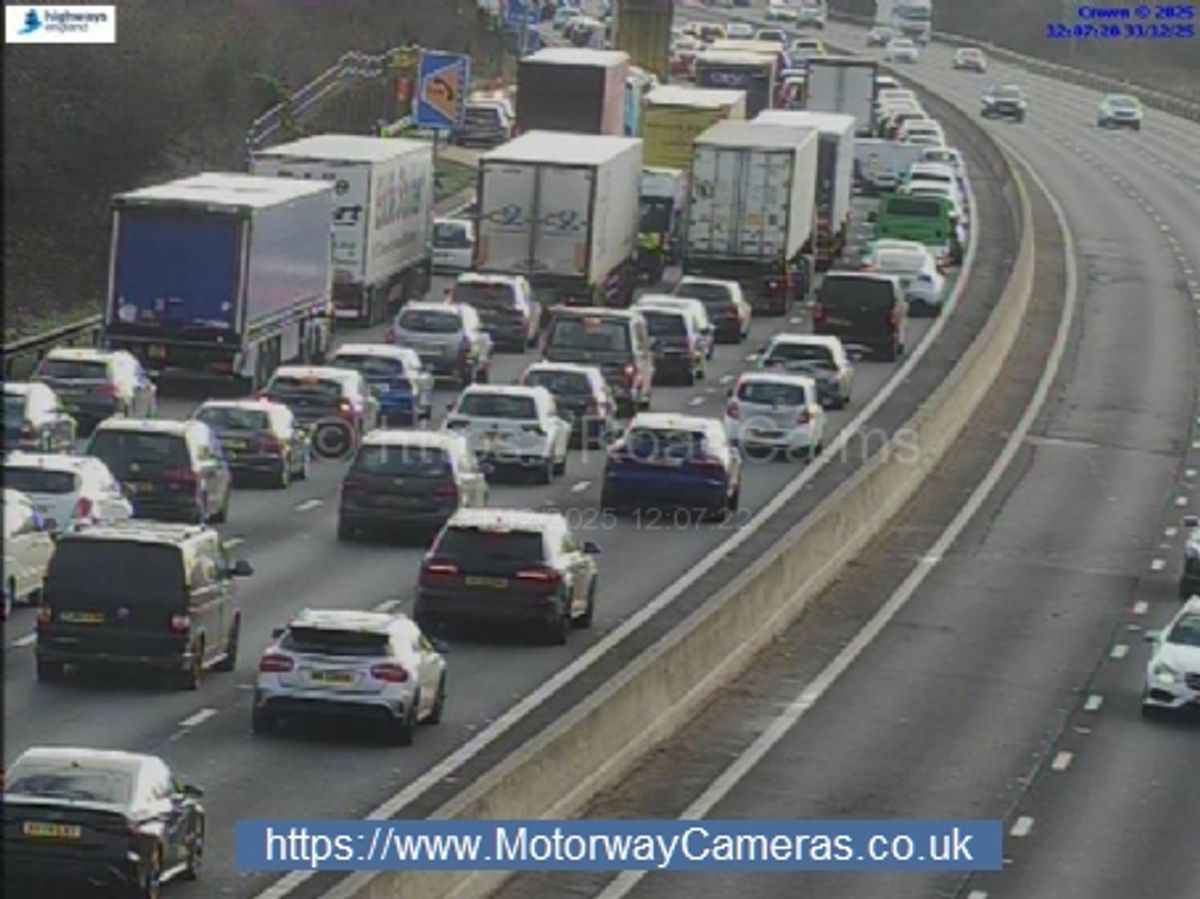 Delays for motorists in Staffordshire as lanes closed on M6 due to infrastructure defect Delays for motorists in Staffordshire as lanes closed on M6 due to infrastructure defect