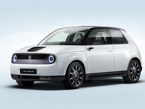 Supporting image for story: Pricing revealed for all-electric Honda e