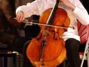 Supporting image for story: Audience enthralled by star Lloyd Webber